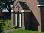 De ingangspartij schuin van rechtsvoor gezien
<br/>
Richard Keijzer, 2015-08-22